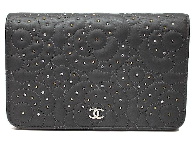 Chanel Handbags Grey Leather ref.925931 - Joli Closet