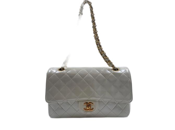 White Leather Chanel Medium Flap Bag Black ref.926411 - Joli Closet