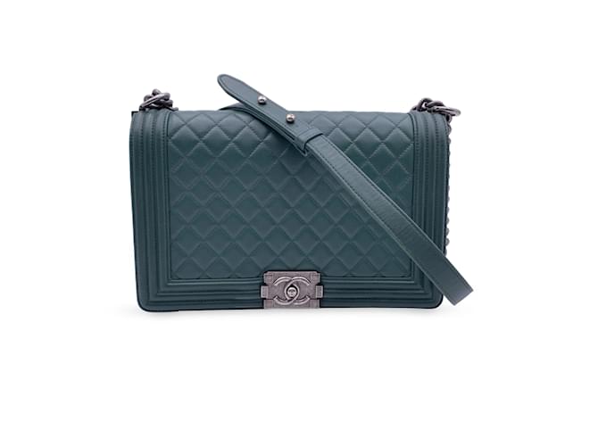 Chanel Green Quilted Leather Large Boy Shoulder Bag ref.926600
