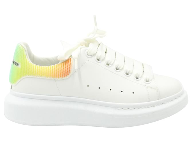 Alexander McQueen – Regenbogen-Sneaker in Übergröße aus weißem Leder  ref.927856
