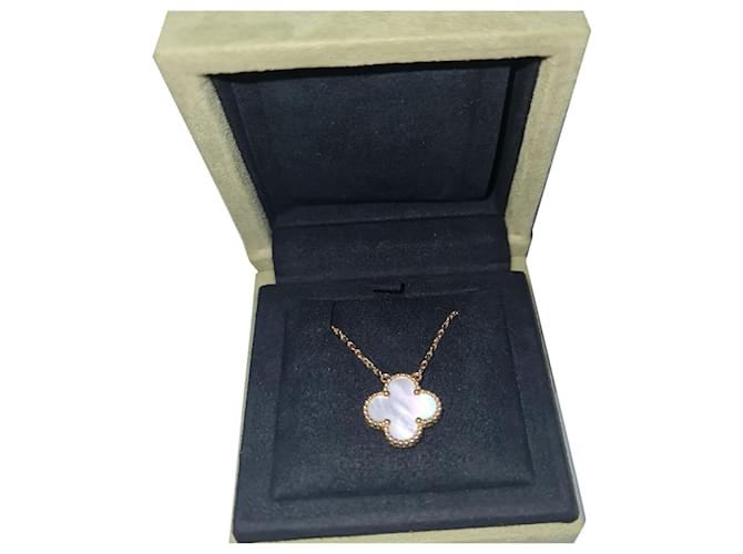 Van Cleef & Arpels Vintage Alhambra 18k Gold Mother of Pearl Necklace Gold hardware 