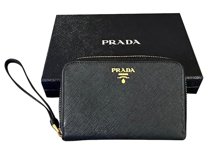 Saffiano Prada kompakte Brieftasche Schwarz Leder  ref.928315