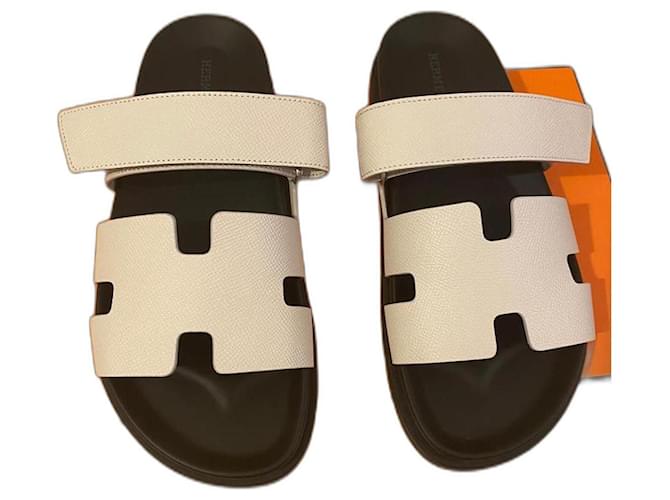 Hermès Sandals Eggshell Leather  ref.929270