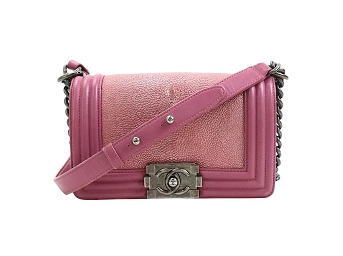 Chanel Hobo Bag: The Exquisite Combination of Fashion and