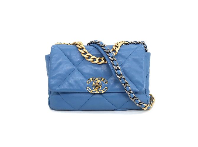 Chanel 19 Borsa con patta in pelle trapuntata media Blu