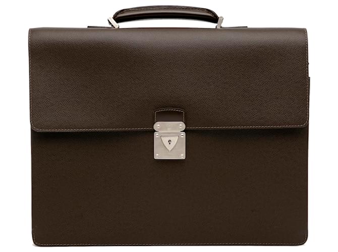 Louis Vuitton Brown Taiga Robusto 2 Dark brown Leather ref.934022 - Joli  Closet