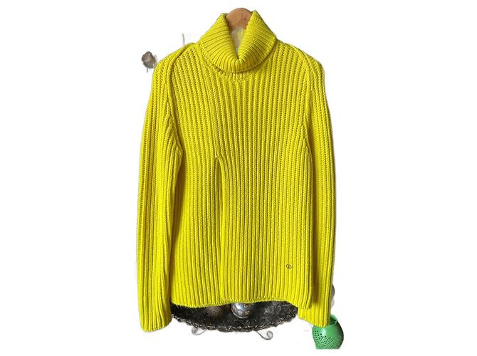 Louis Vuitton Rollkragenpullover mit grobem Rippstrick-Schlitz, Gelb