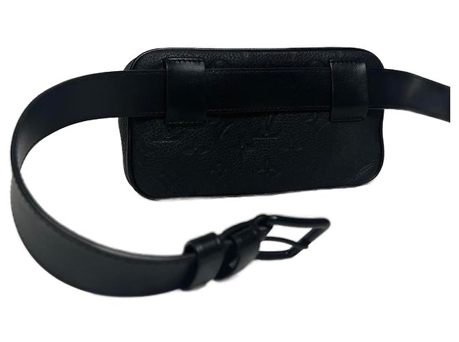 Louis Vuitton Volga Pochette Beltbag Black