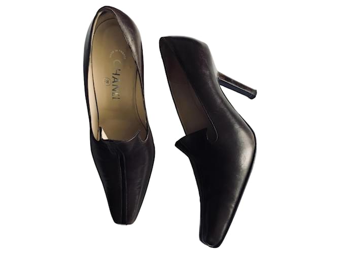 Chanel Zapatos de tacón mocasín en marrón oscuro Cuero  ref.934592