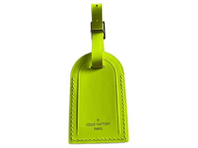 Louis Vuitton Encantos de saco Amarelo Couro  ref.934609