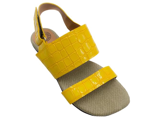 Dries van Noten Gelbe flache Sandalen aus Lackleder mit Krokodilprägung Exotisches Leder  ref.937734