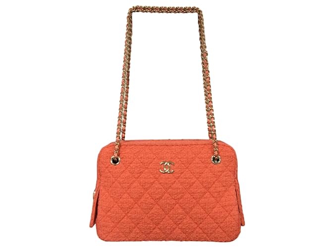 Chanel Boucle 2020 Borsa a tracolla in maglia color corallo brillante Arancione Tela  ref.938835
