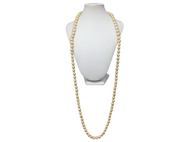 Chanel champán de la vendimia 1981 Collar largo de perlas gruesas Beige  ref.938849
