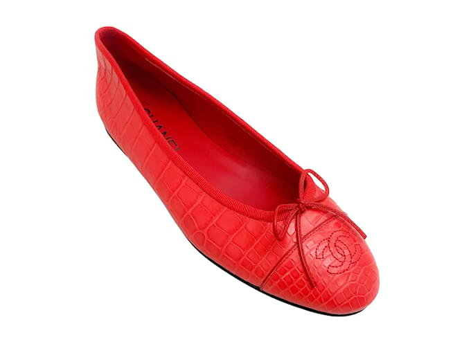 Chanel Coral Crocodile Leather Ballet Flats Red Exotic leather ref.938856 -  Joli Closet