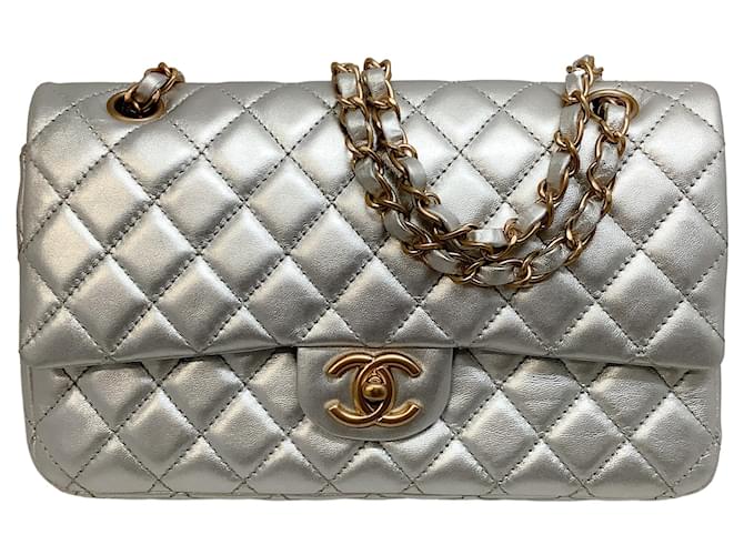 Chanel Double Flap Silver Lambskin Medium Leather Shoulder Bag Silvery  ref.938864