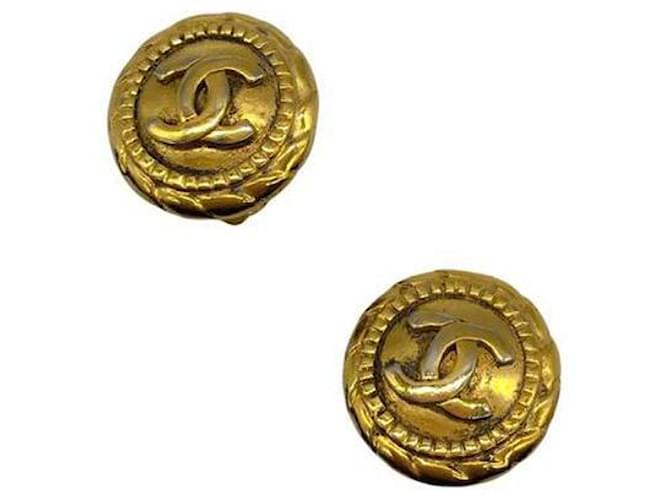 Chanel Gold Metallic Logo Clip On Earrings Golden  ref.938876