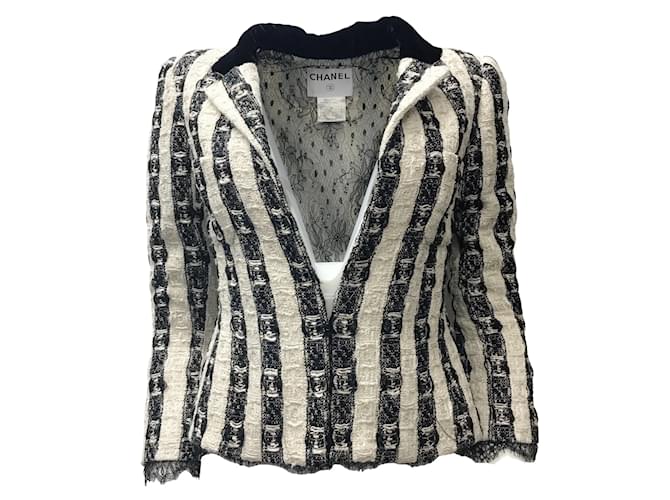Chanel Ivoire / Blazer noir en tweed avec col en velours Coton Écru  ref.939482