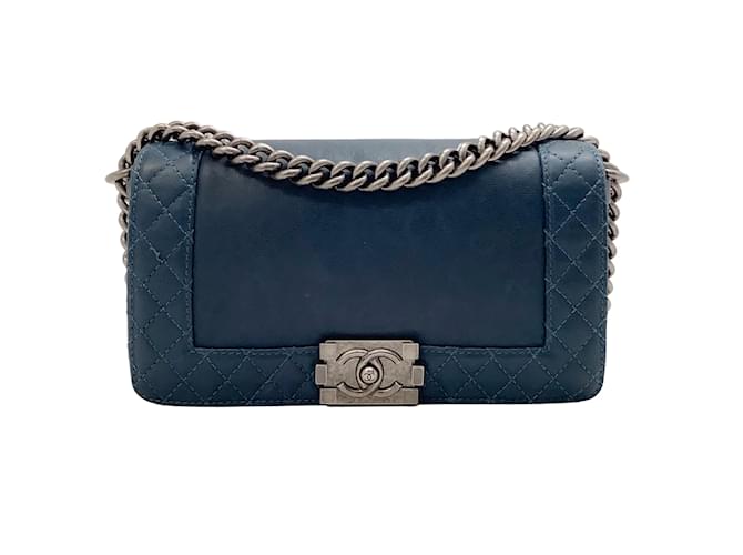Chanel Navy Blue Medium Boy Bag with Gunmetal Hardware Leather ref.939502 -  Joli Closet