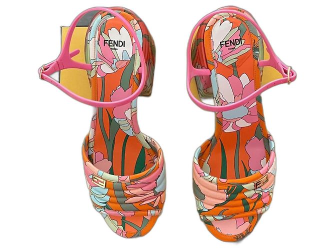 Sandali Fendi in cotone rosa