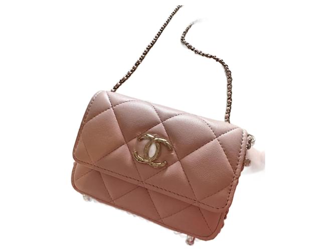 Timeless/classique leather crossbody bag Chanel Pink in Leather