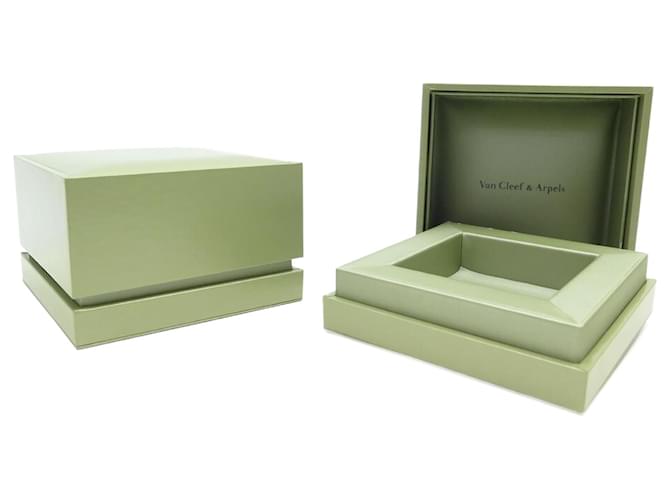 Lot of 2 VAN CLEEF & ARPELS JEWELRY RING NECKLACE BRACELET BOX JEWEL BOX Green Leather  ref.943533