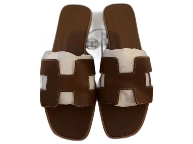 Mules Hermès Oran en cuir marron taille 39