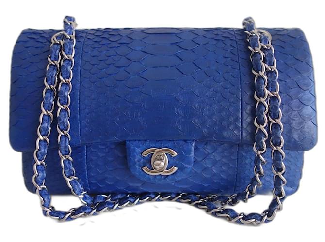 Timeless Chanel Bolsa python azul clássica Couro Píton