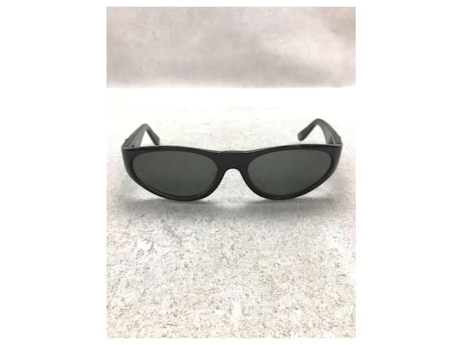 **Gianni Versace Black Wellington Sunglasses Plastic  ref.947998