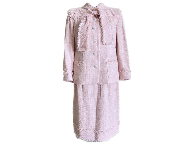 Chanel 11Traje de tweed con lazo estilo Barbie de K$ Rosa  ref.949275