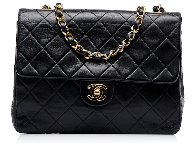 Chanel Black Medium Classic Lambskin Single Flap Bag Leather ref.950264 -  Joli Closet