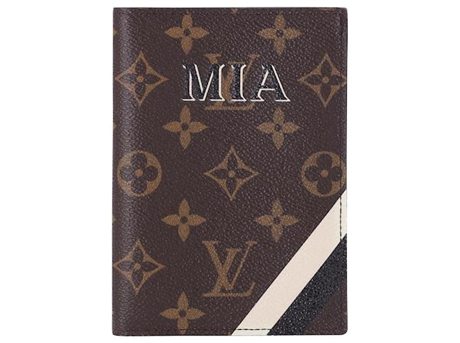 Capa para passaporte Louis Vuitton Monogram My LV Heritage em lona revestida marrom  ref.951842