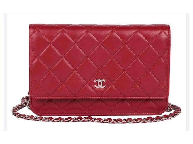 Chanel Handbags Red Leather ref.954131 - Joli Closet