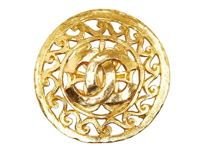 Chanel CC Round Brooch Golden Metal  ref.955022