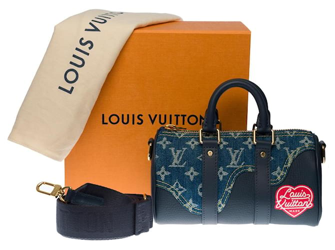 LOUIS VUITTON Keepall Bag in Blue Denim - 100121 ref.955203 - Joli