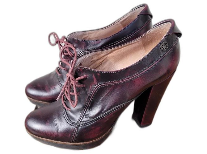 Autre Marque Cuplé Schnürstiefeletten aus Leder Dunkelrot 38 Bordeaux