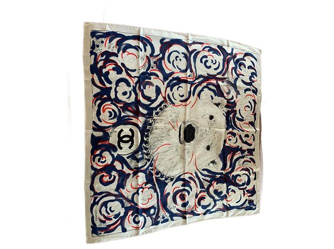 Chanel Lenço com estampa de cabeça de urso Branco Vermelho Azul