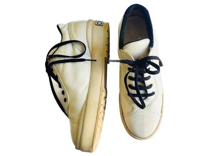 Chanel Baskets Vintage CC Rares Écru