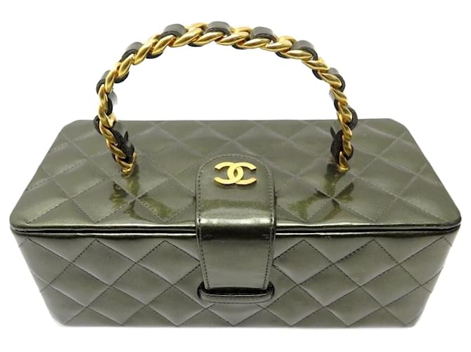 VINTAGE CHANEL VANITY TOILETRY BAG IN PATENT QUILTED LEATHER CASE BAG Khaki Patent leather  ref.956779