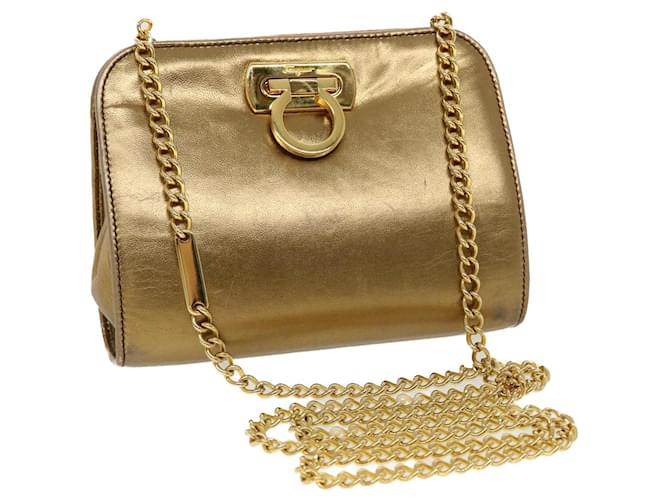 Salvatore Ferragamo Gancini Chain Shoulder Bag Leather Gold Auth 44995 Dorado Cuero  ref.957516