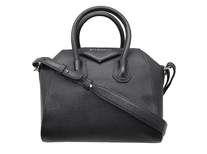 Mini-Antigona-Umhängetasche aus schwarzem genarbtem Leder von Givenchy  ref.957685