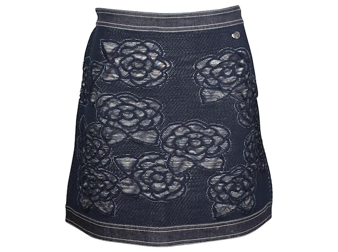 Mini-jupe en denim à motif fleuri Chanel en coton bleu marine  ref.957924