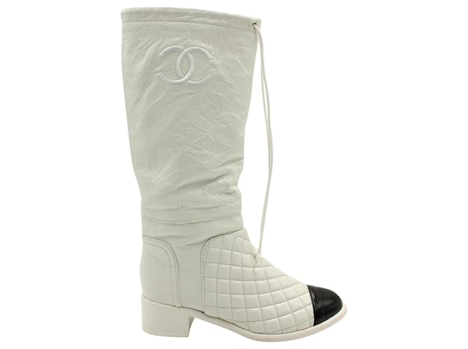 Chanel Interlocking CC Crumpled Quilted Mid-calf Boots in White Calfskin Leather Pony-style calfskin  ref.957949
