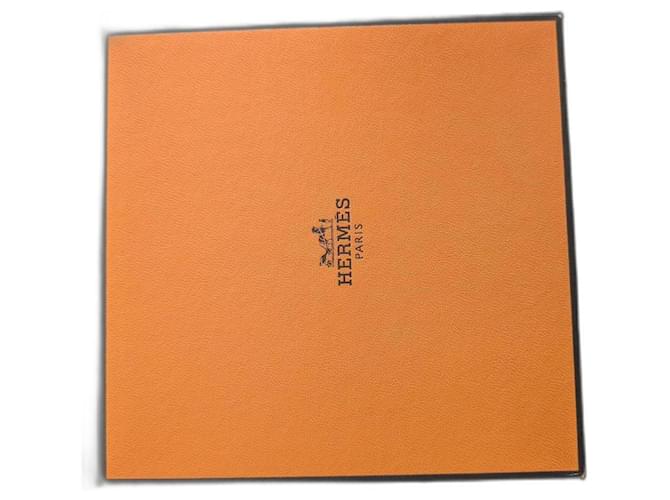 Hermès cadeado de perfume dourado Aço  ref.958489