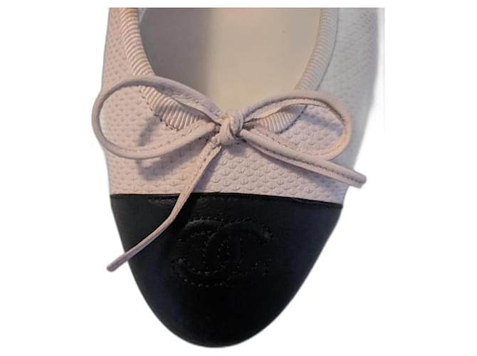 Cambon Chanel Zapatillas de ballet Beige Cuero  ref.958494