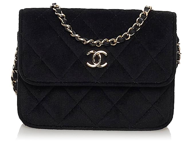 Chanel Black Matelasse Velvet Pearl Crush Flap Bag Cloth ref.959488 - Joli  Closet