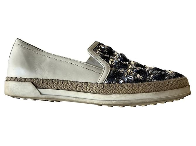 Tod's Ballet flats Silvery Leather  ref.959548