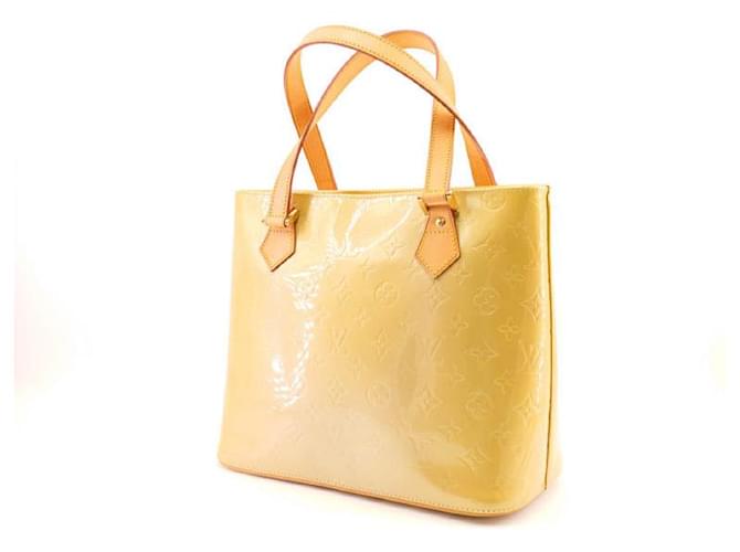 Louis Vuitton Houston aus goldenem Lackleder/Jaune Beige Gelb  ref.959726