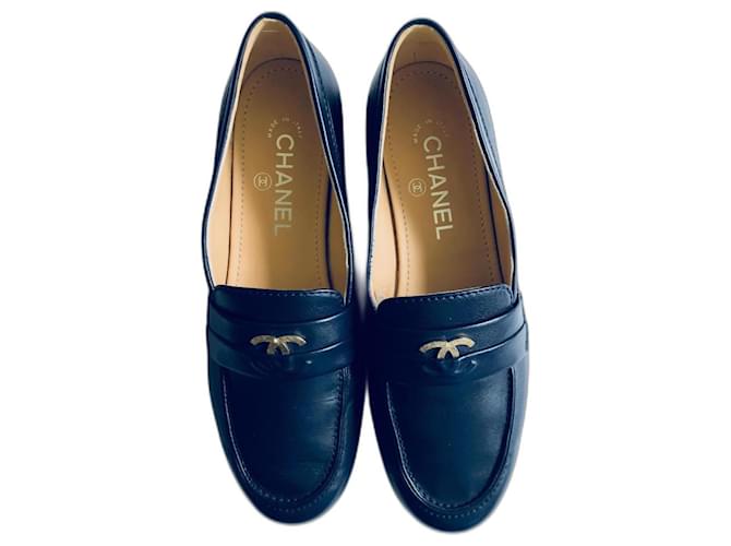 Chanel CC Loafers Navy blue Gold hardware Leather  ref.959813