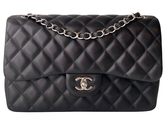Timeless Chanel Jumbo Flap Bag em pele de cordeiro acolchoada preta Preto