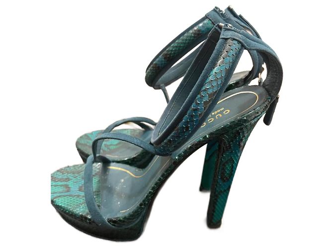 Gucci Sandalen aus exotischem Leder Grün